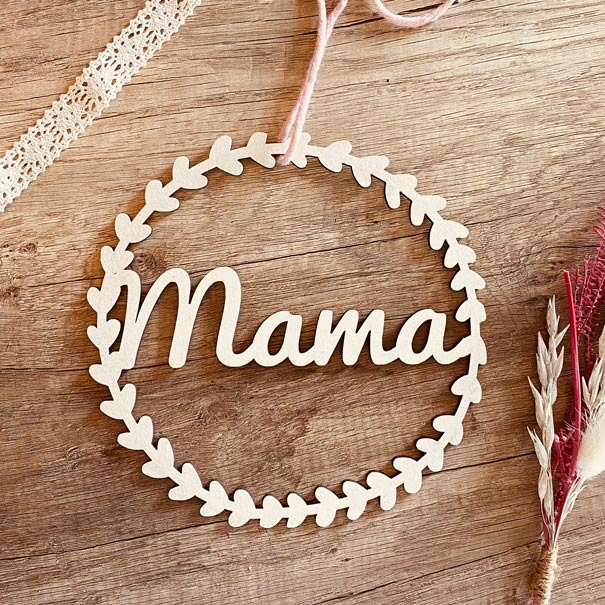 Türkranz mit Trockenblumen und Mama-Hoop